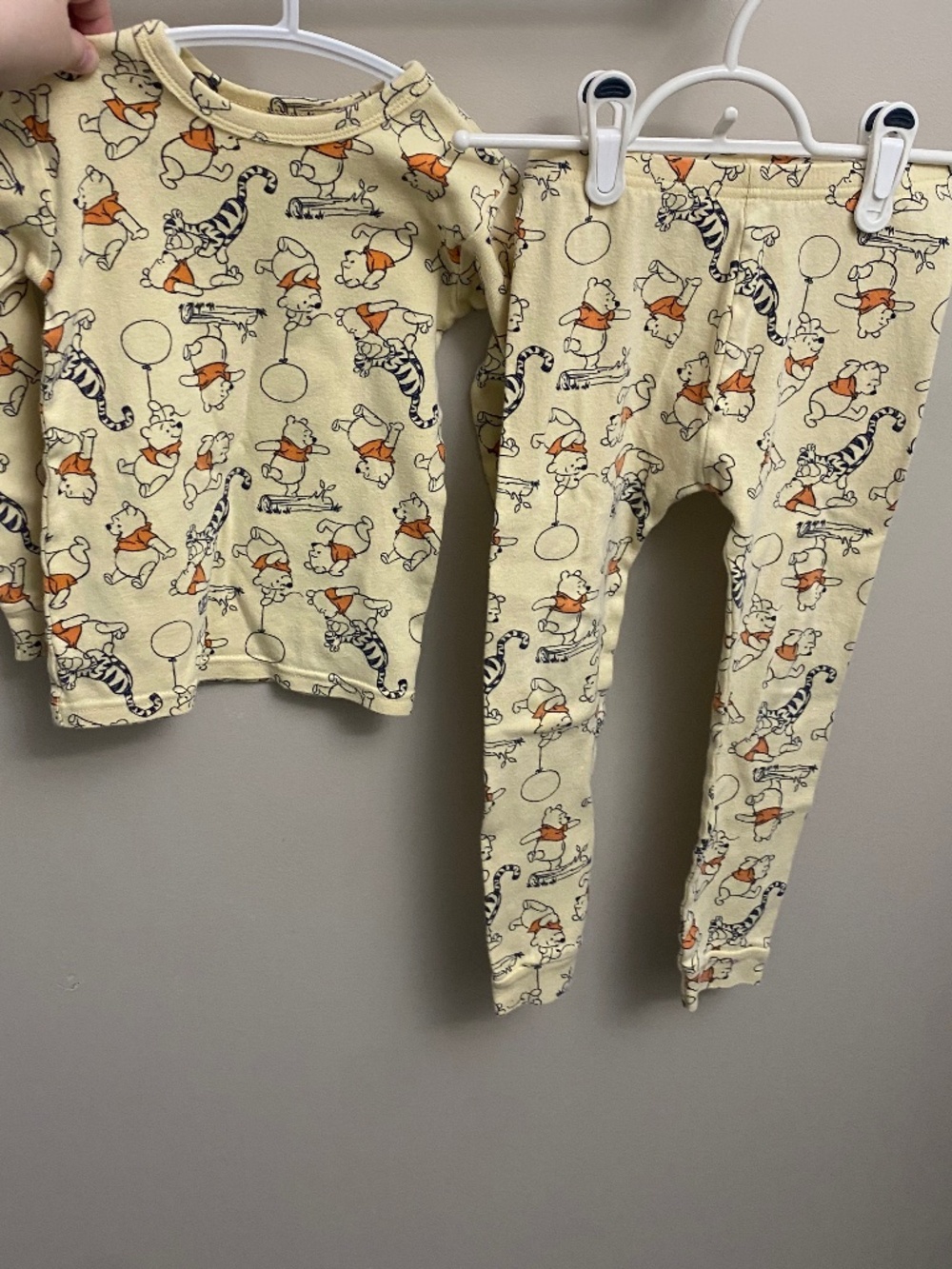 Winnie the Pooh Pjs 💛2 for 10💛